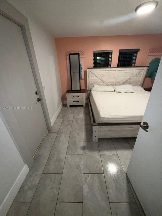 For Rent: $1,800 (1 beds, 1 baths, 4112 Square Feet)