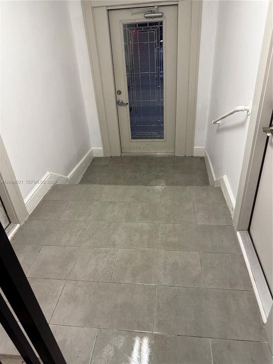 For Rent: $1,800 (1 beds, 1 baths, 4112 Square Feet)