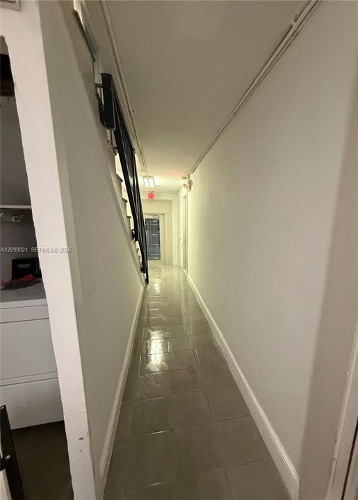 For Rent: $1,800 (1 beds, 1 baths, 4112 Square Feet)