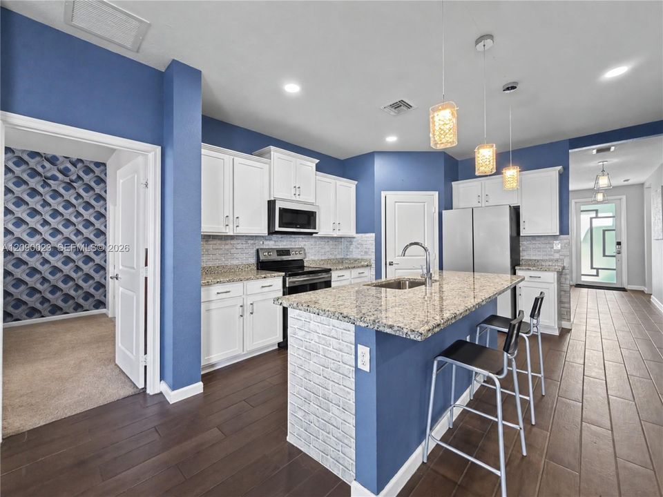 En Venta: $670,000 (3 camas, 2 baños, 1685 Pies cuadrados)