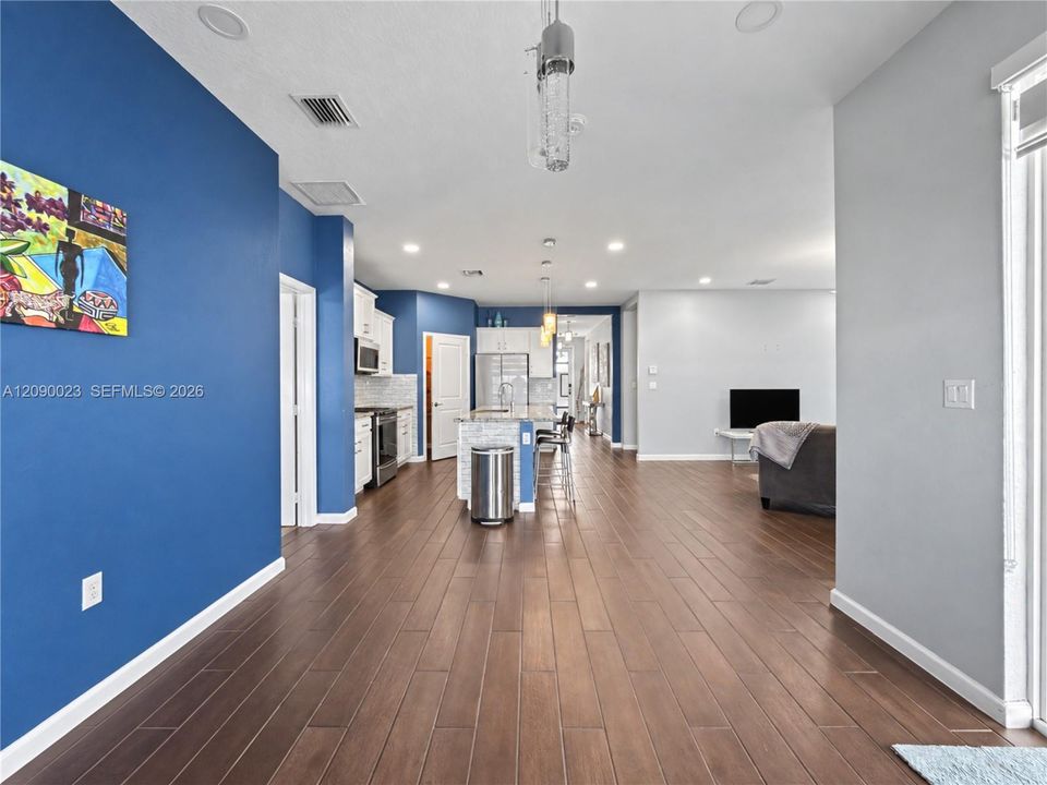 En Venta: $670,000 (3 camas, 2 baños, 1685 Pies cuadrados)