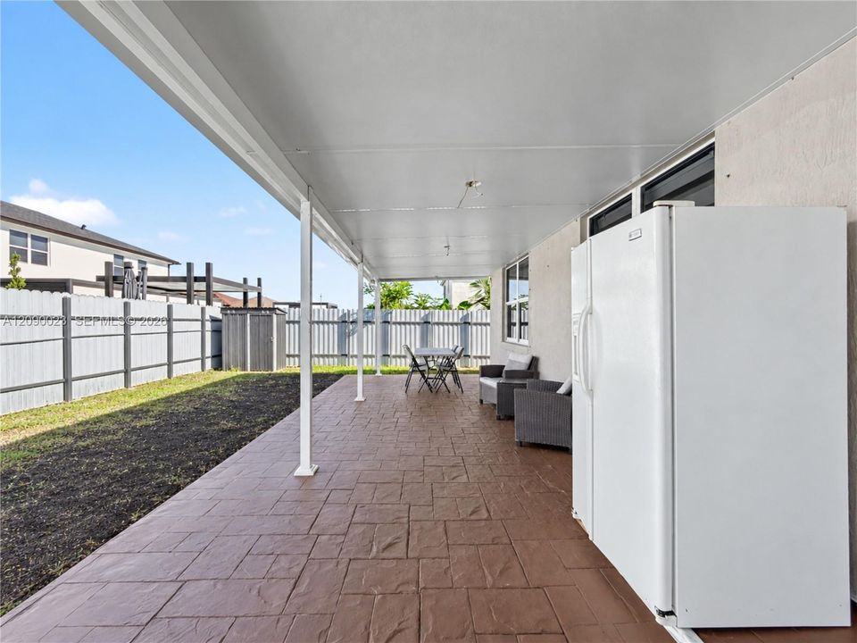 En Venta: $670,000 (3 camas, 2 baños, 1685 Pies cuadrados)