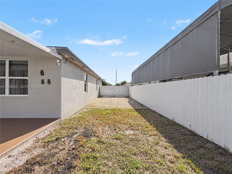 En Venta: $670,000 (3 camas, 2 baños, 1685 Pies cuadrados)