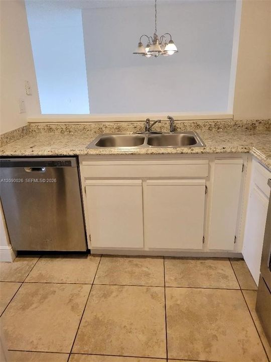 В аренду: $1,700 (1 спален, 1 ванн, 813 Квадратных фут)