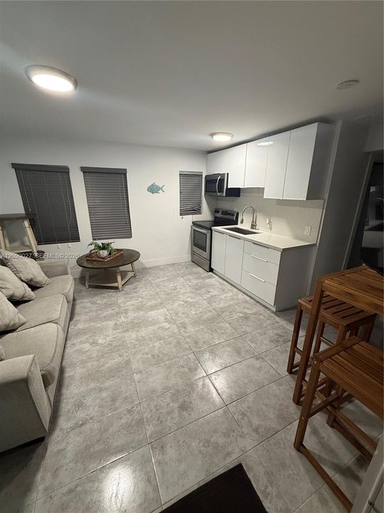 В аренду: $1,800 (1 спален, 1 ванн, 4112 Квадратных фут)