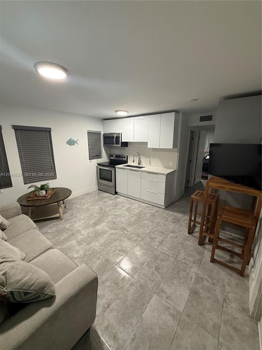 В аренду: $1,800 (1 спален, 1 ванн, 4112 Квадратных фут)