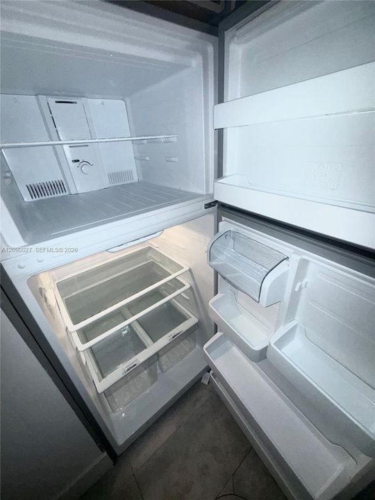 В аренду: $1,800 (1 спален, 1 ванн, 4112 Квадратных фут)
