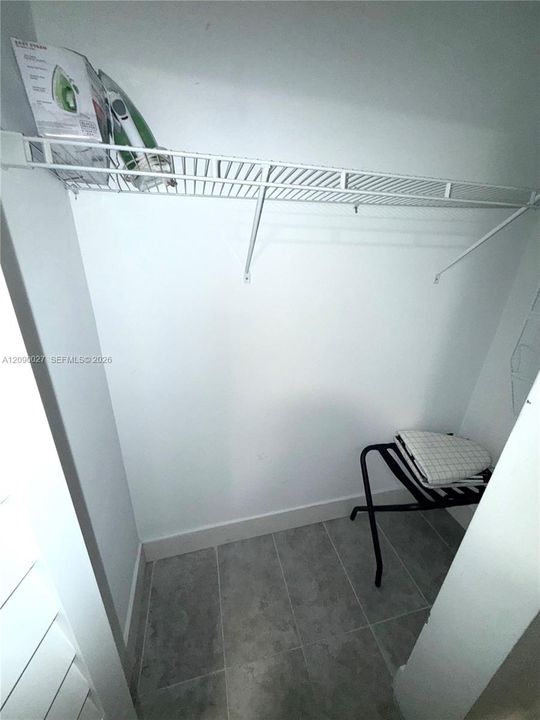 В аренду: $1,800 (1 спален, 1 ванн, 4112 Квадратных фут)