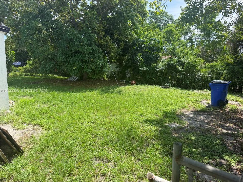 For Sale: $495,000 (4 beds, 2 baths, 1164 Square Feet)