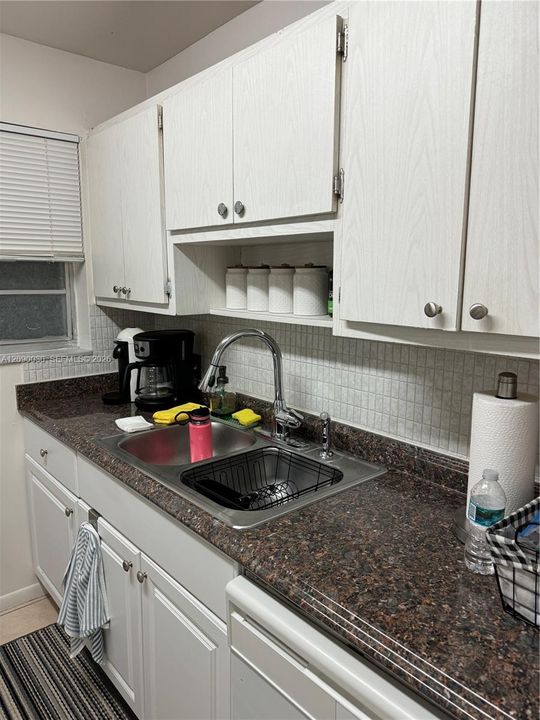 For Sale: $189,000 (2 beds, 2 baths, 871 Square Feet)