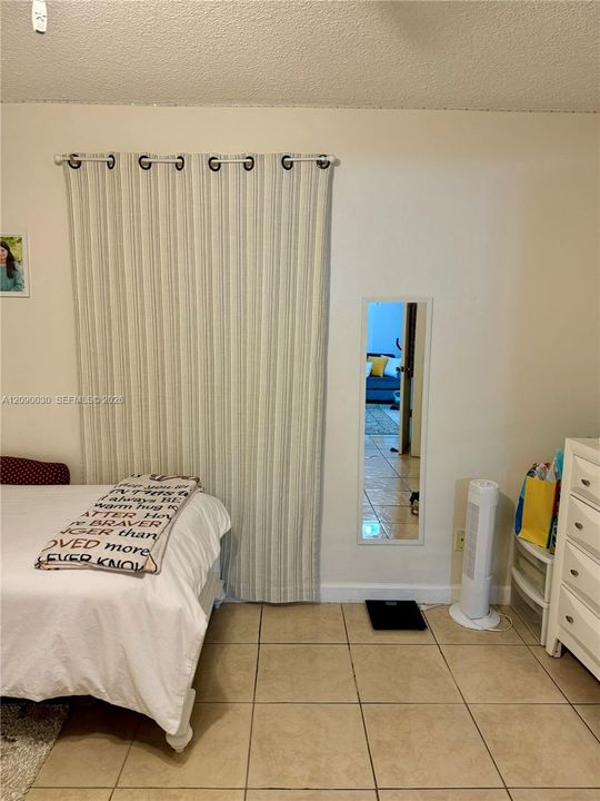 For Sale: $189,000 (2 beds, 2 baths, 871 Square Feet)