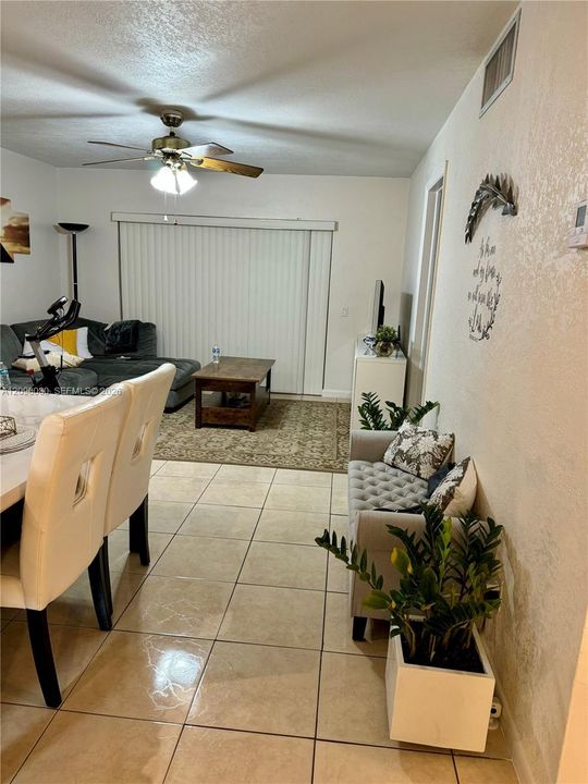 For Sale: $189,000 (2 beds, 2 baths, 871 Square Feet)