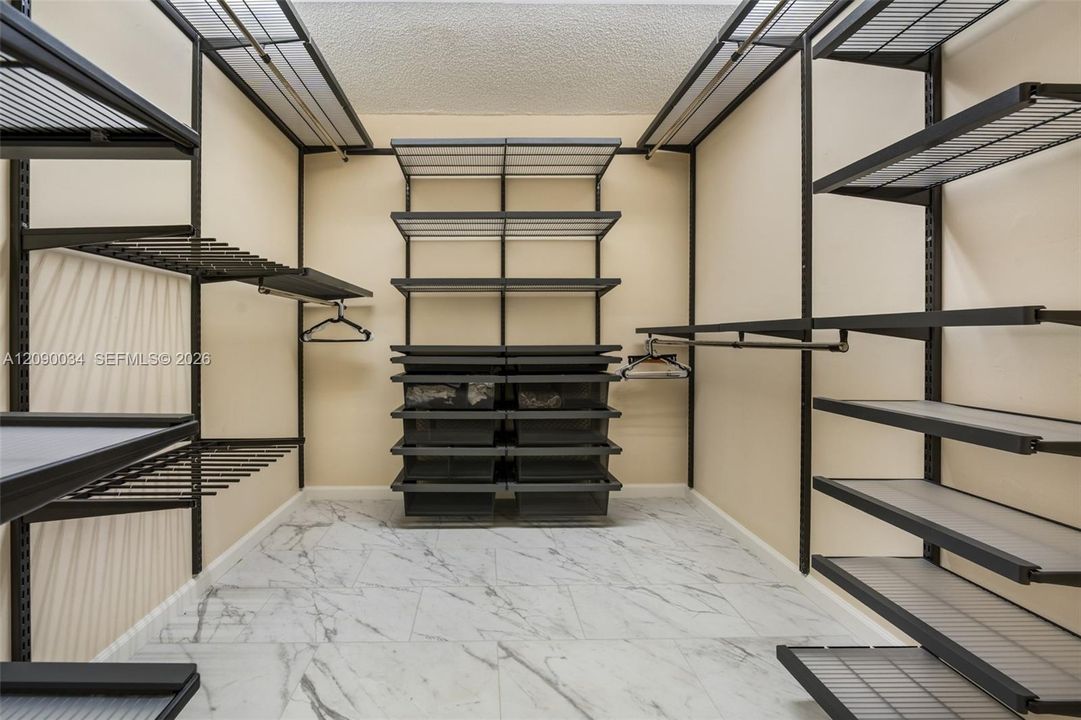 На продажу: $650,000 (3 спален, 3 ванн, 1722 Квадратных фут)