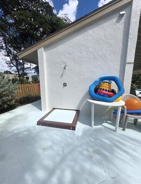 Outdoor Shower at Pool