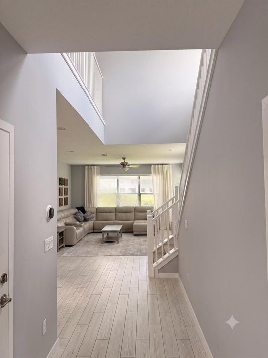 IMG_1273-Entry to Living room area
