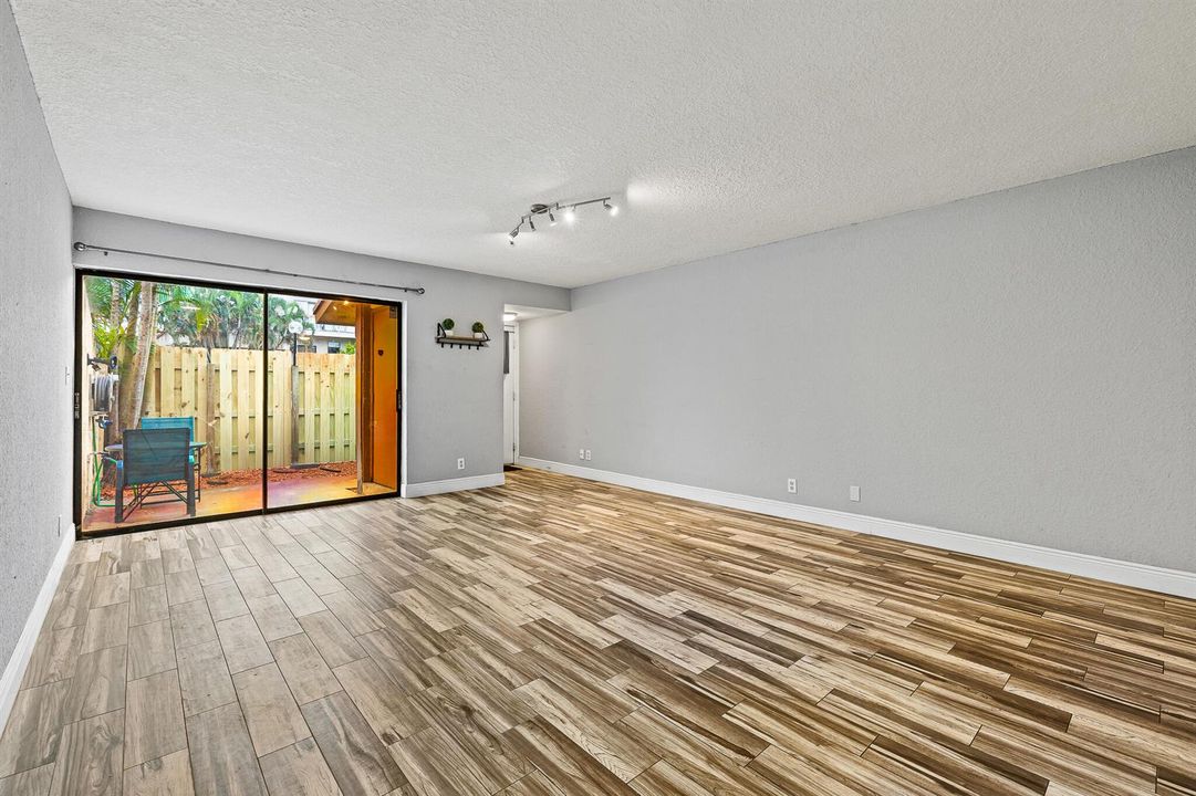 7739 Balboa St Sunrise_MLS-14