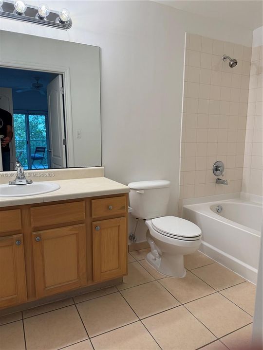 For Sale: $410,000 (2 beds, 2 baths, 1010 Square Feet)