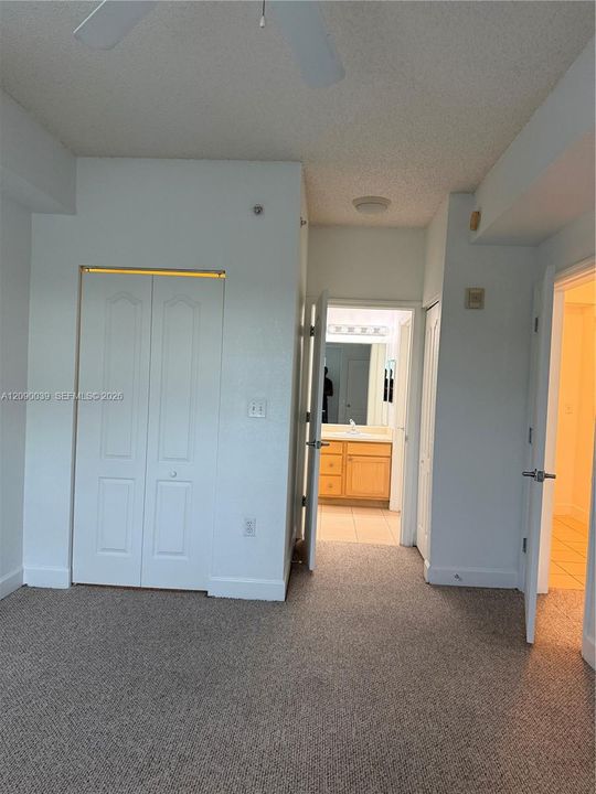 For Sale: $410,000 (2 beds, 2 baths, 1010 Square Feet)