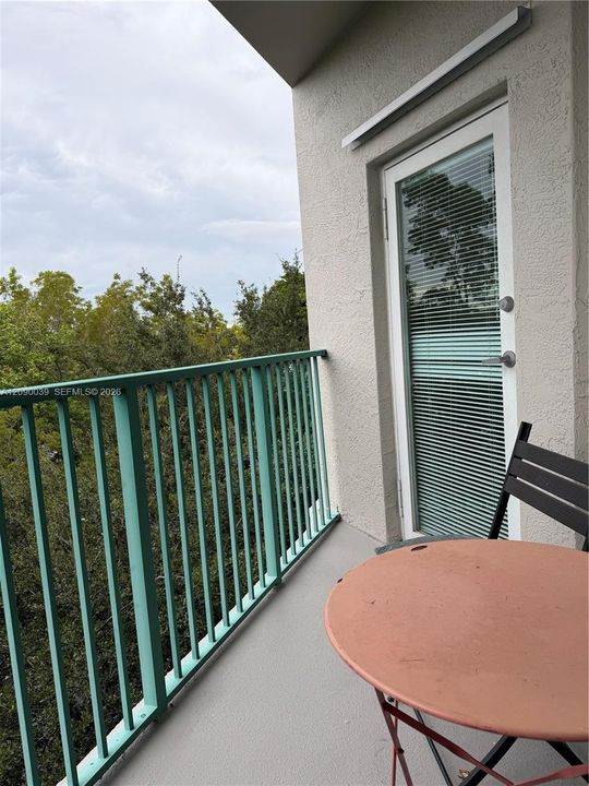 For Sale: $410,000 (2 beds, 2 baths, 1010 Square Feet)