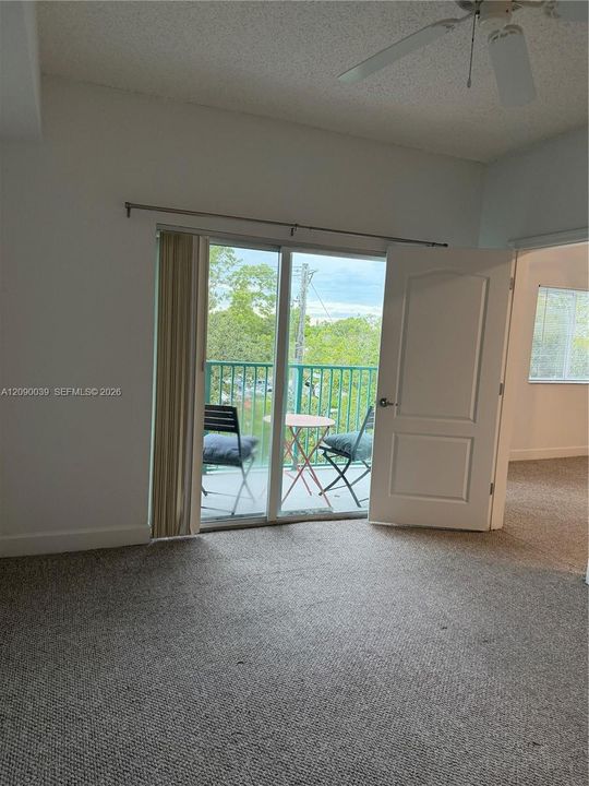For Sale: $410,000 (2 beds, 2 baths, 1010 Square Feet)