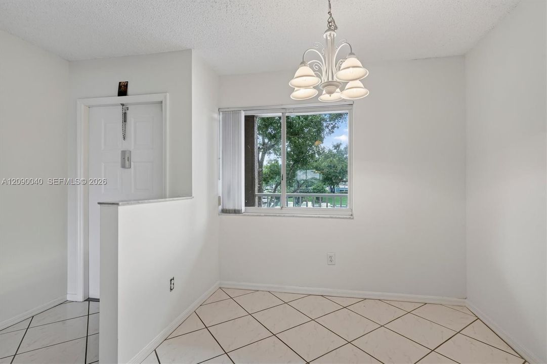 En Venta: $179,900 (2 camas, 2 baños, 1215 Pies cuadrados)
