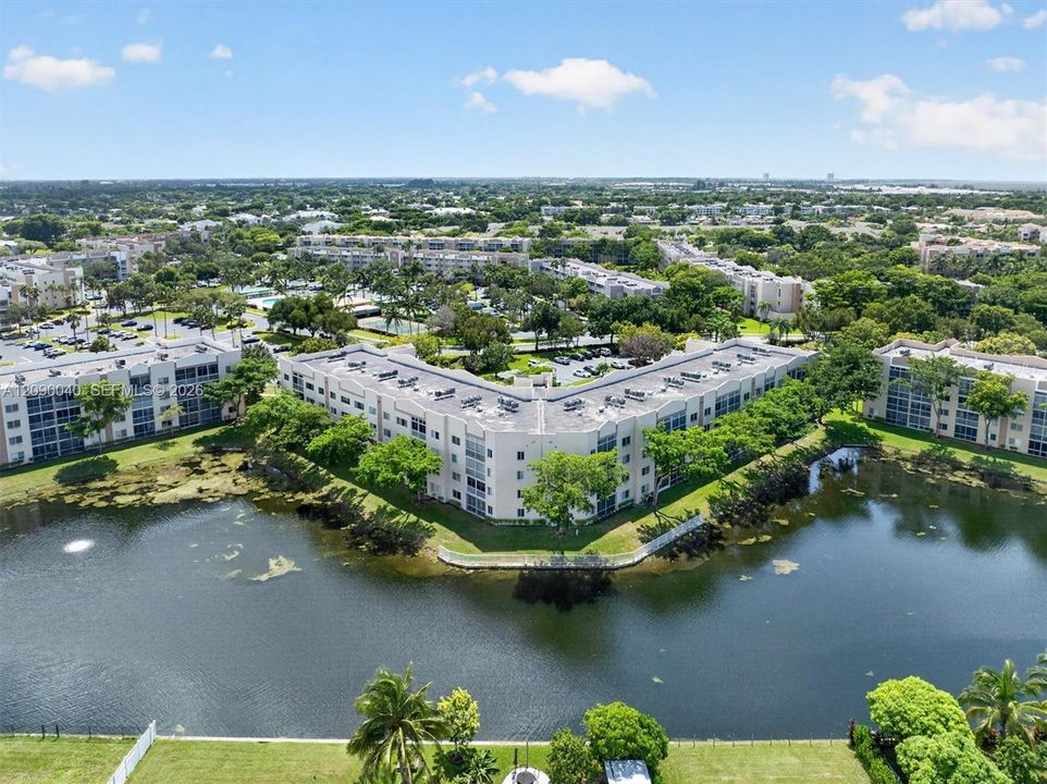 En Venta: $179,900 (2 camas, 2 baños, 1215 Pies cuadrados)