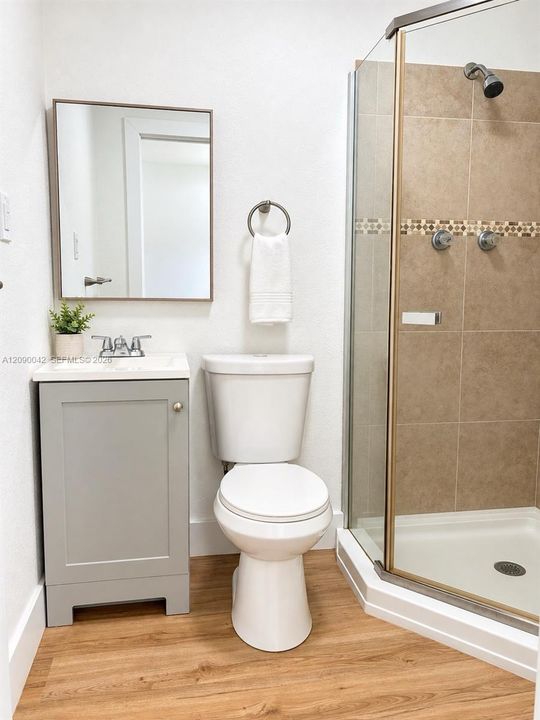 В аренду: $4,300 (4 спален, 3 ванн, 1370 Квадратных фут)