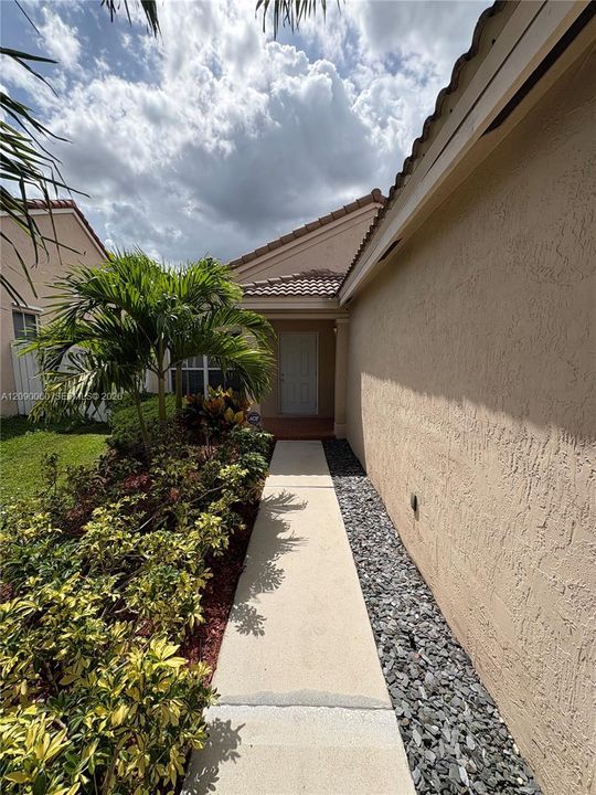 For Rent: $3,750 (3 beds, 2 baths, 1248 Square Feet)