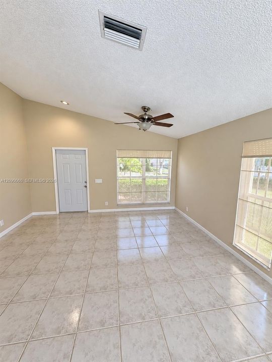 For Rent: $3,750 (3 beds, 2 baths, 1248 Square Feet)