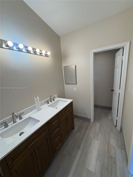 For Rent: $3,750 (3 beds, 2 baths, 1248 Square Feet)