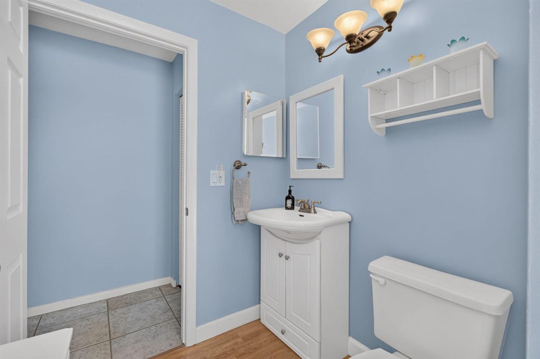 2nd Bathroom
