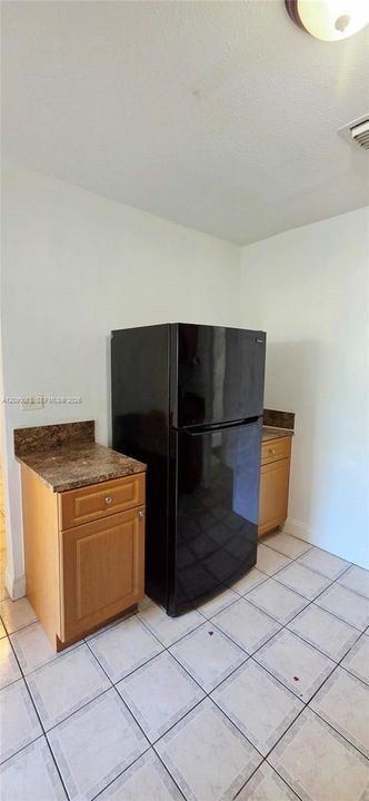 В аренду: $2,700 (3 спален, 1 ванн, 1415 Квадратных фут)