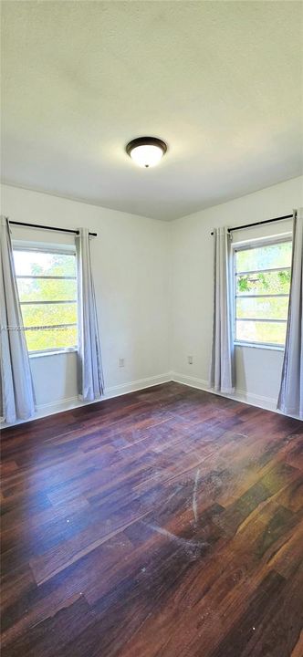 В аренду: $2,700 (3 спален, 1 ванн, 1415 Квадратных фут)