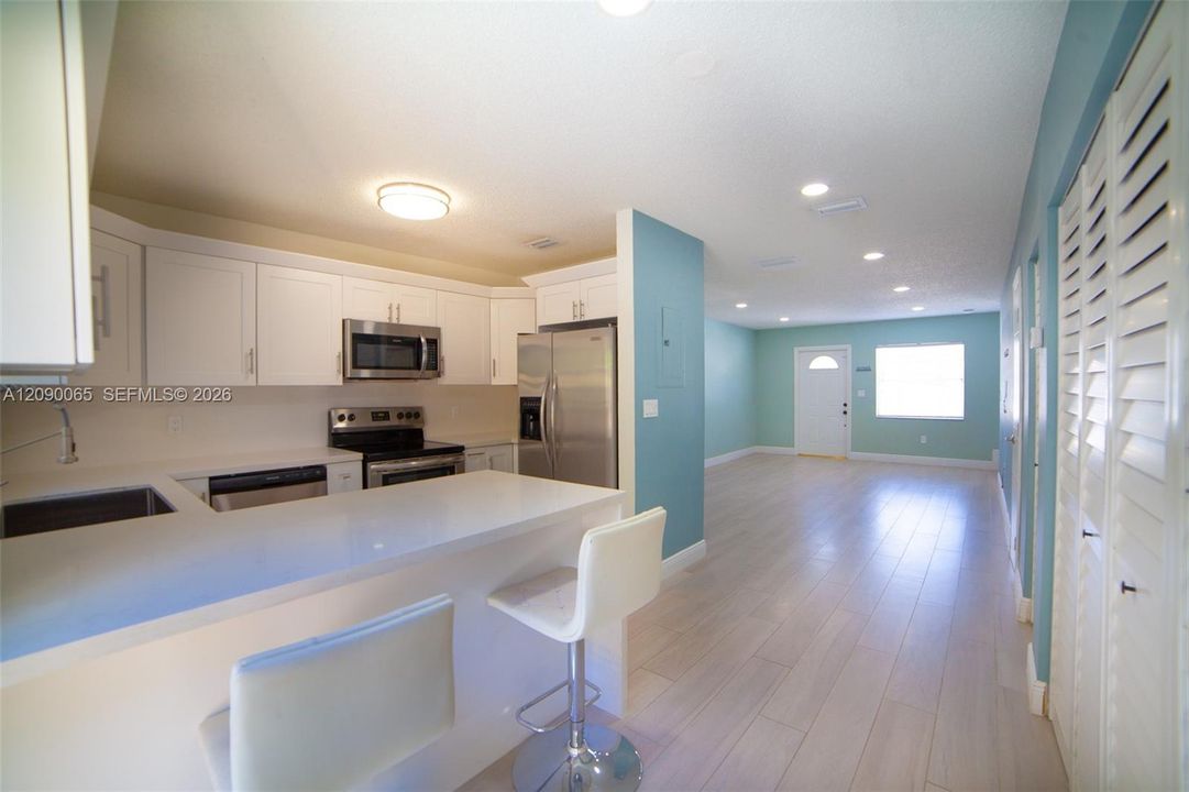 For Rent: $2,400 (2 beds, 2 baths, 1200 Square Feet)