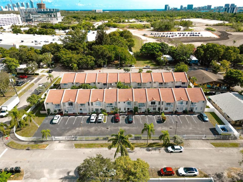For Rent: $2,400 (2 beds, 2 baths, 1200 Square Feet)