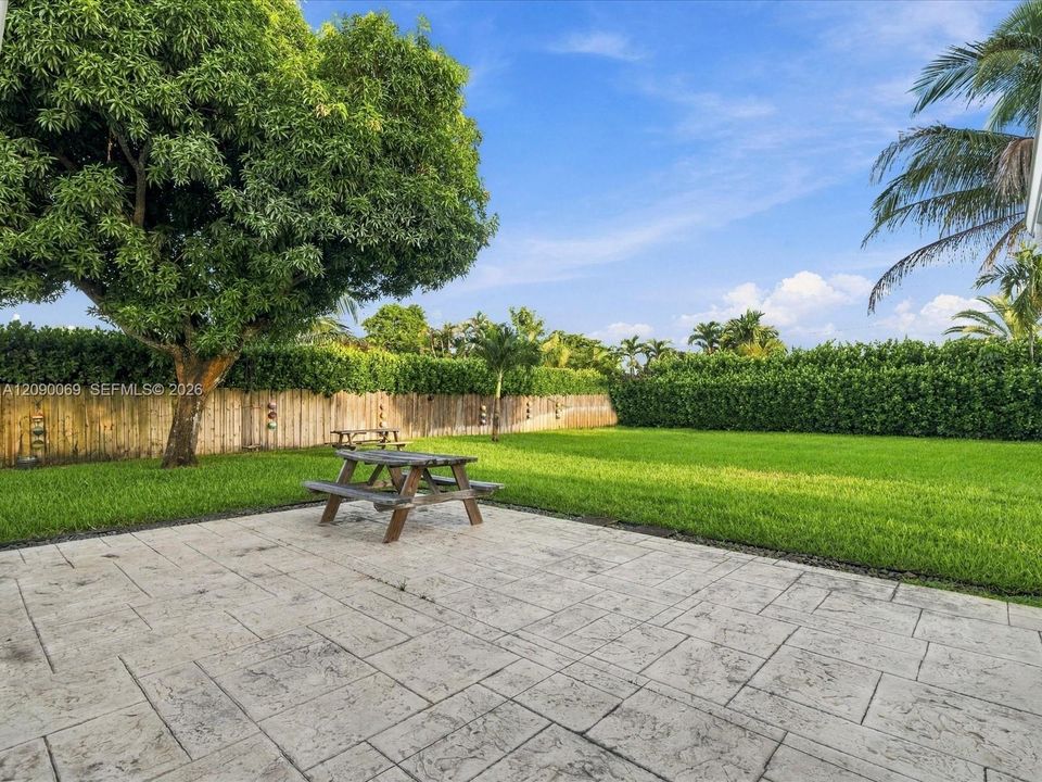 En Venta: $759,999 (4 camas, 2 baños, 2379 Pies cuadrados)