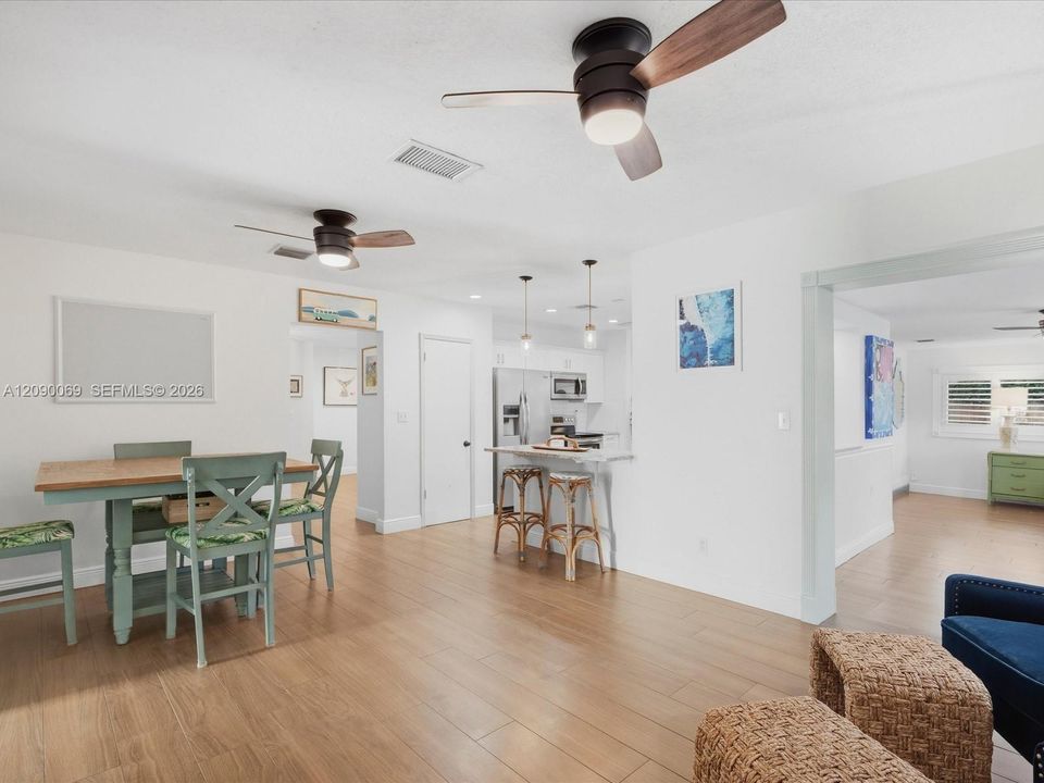 En Venta: $759,999 (4 camas, 2 baños, 2379 Pies cuadrados)