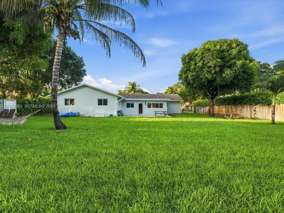 En Venta: $759,999 (4 camas, 2 baños, 2379 Pies cuadrados)