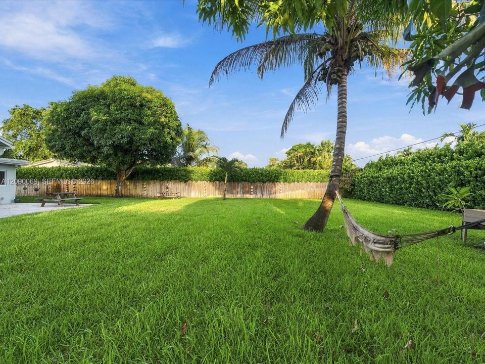 En Venta: $759,999 (4 camas, 2 baños, 2379 Pies cuadrados)