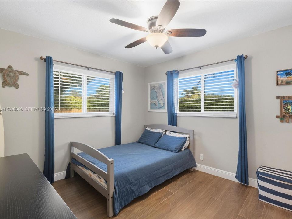 En Venta: $759,999 (4 camas, 2 baños, 2379 Pies cuadrados)