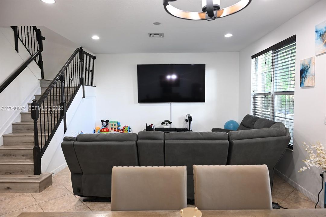 For Sale: $519,990 (3 beds, 2 baths, 1841 Square Feet)