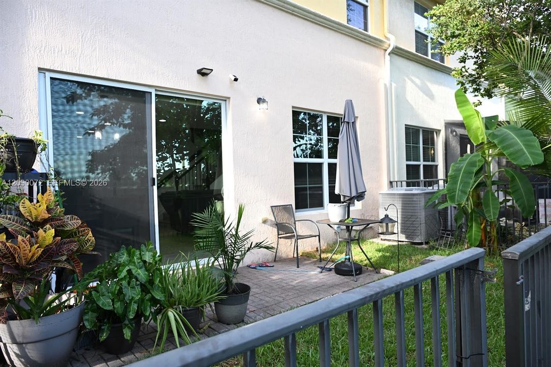 For Sale: $519,990 (3 beds, 2 baths, 1841 Square Feet)