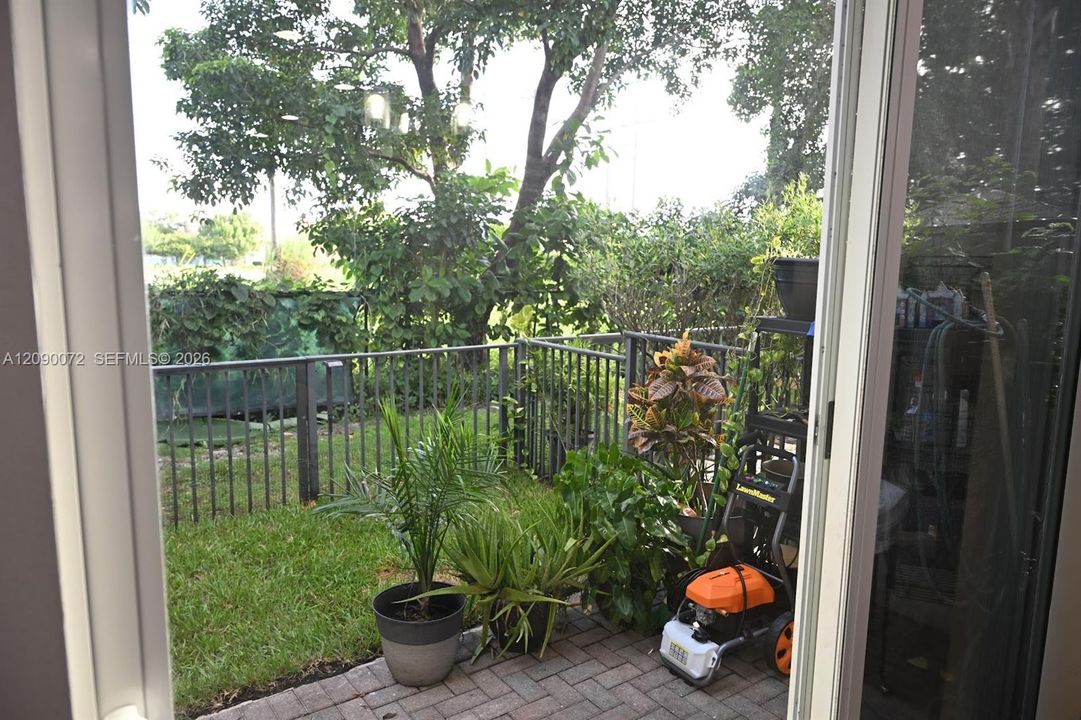 For Sale: $519,990 (3 beds, 2 baths, 1841 Square Feet)