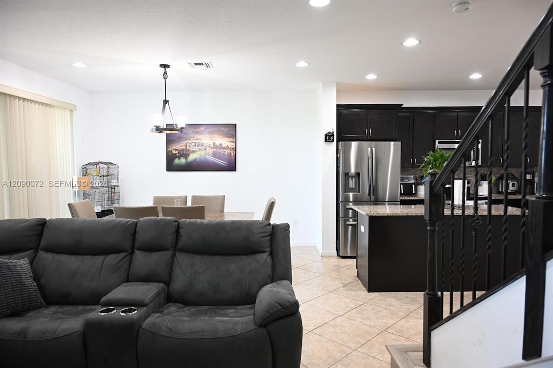 For Sale: $519,990 (3 beds, 2 baths, 1841 Square Feet)