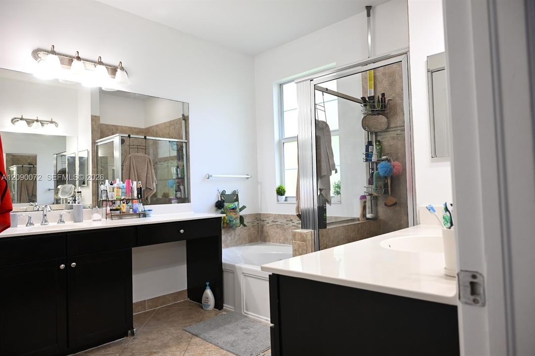 For Sale: $519,990 (3 beds, 2 baths, 1841 Square Feet)