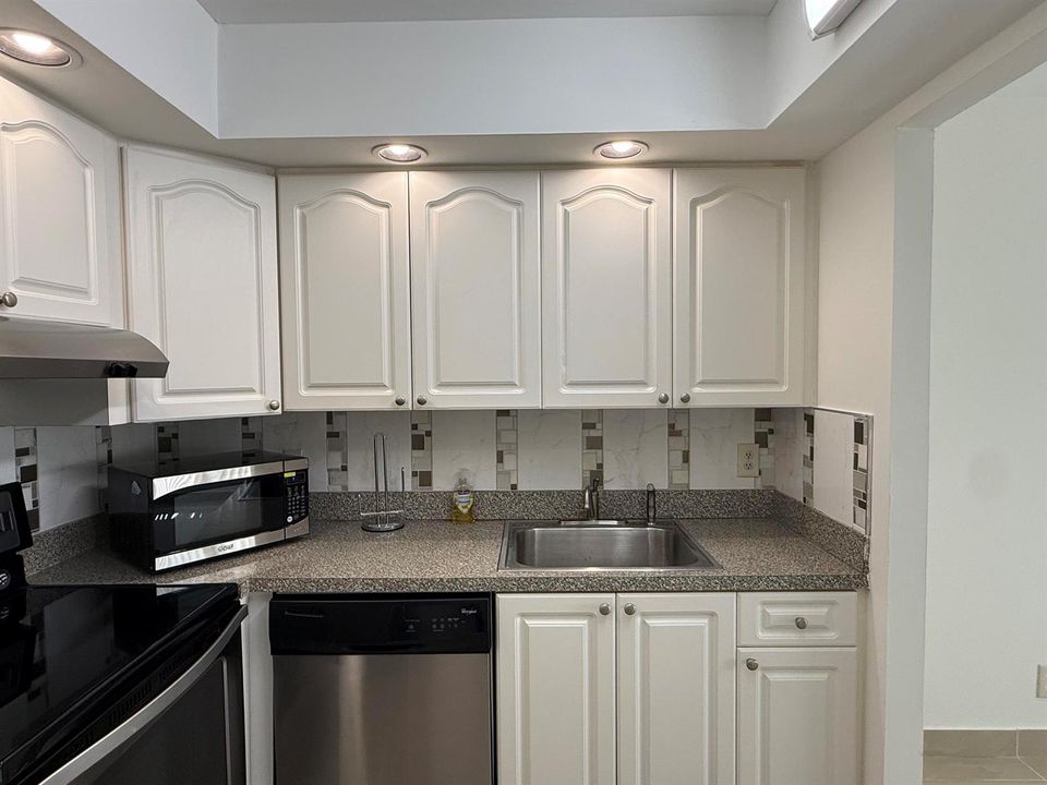 490 MonK kitchen detail