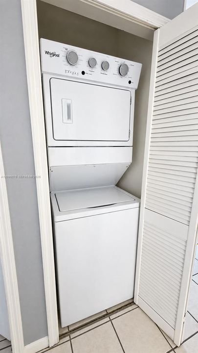 В аренду: $2,050 (2 спален, 2 ванн, 820 Квадратных фут)