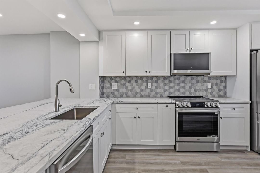 013-015-1012 N Ocean Blvd-4200x2804