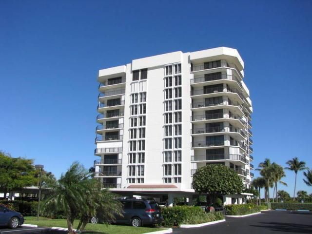 Barclay Beach Club