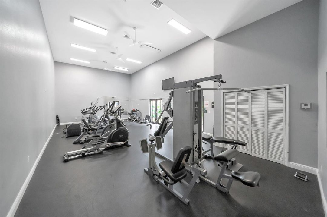 49_AMENITIES_GYM_1